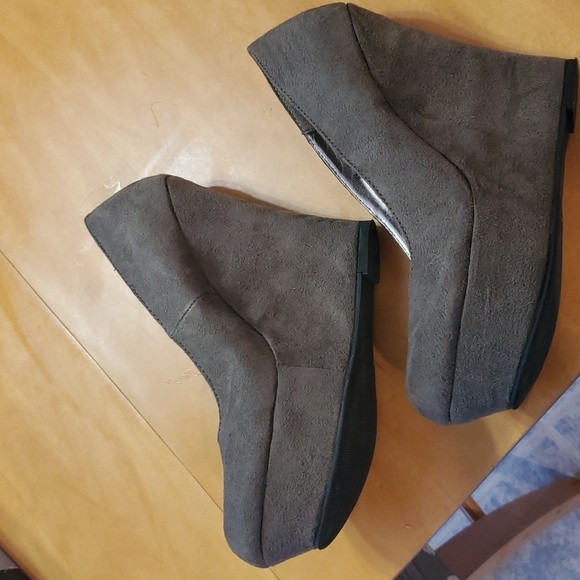 🍂 Mossimo Wedge Heel•sz 8.5•Great condition ☆ Ready to ship•Smoke Free Home 🍁 - Picture 6 of 13